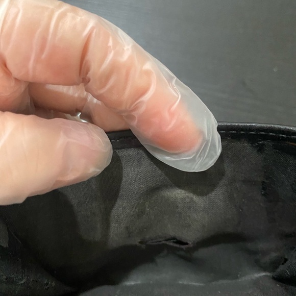 Ferragamo black leather trifold wallet gold need back snap reattach tear inside - Picture 14 of 15